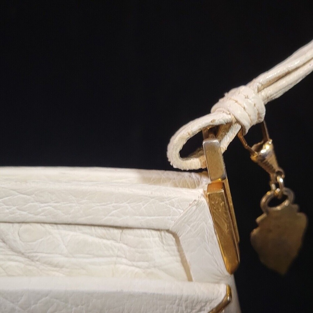 Extremely Rare Ivory White Ostrich Leather Gucci Bag from 1963 - Picture 5 of 13